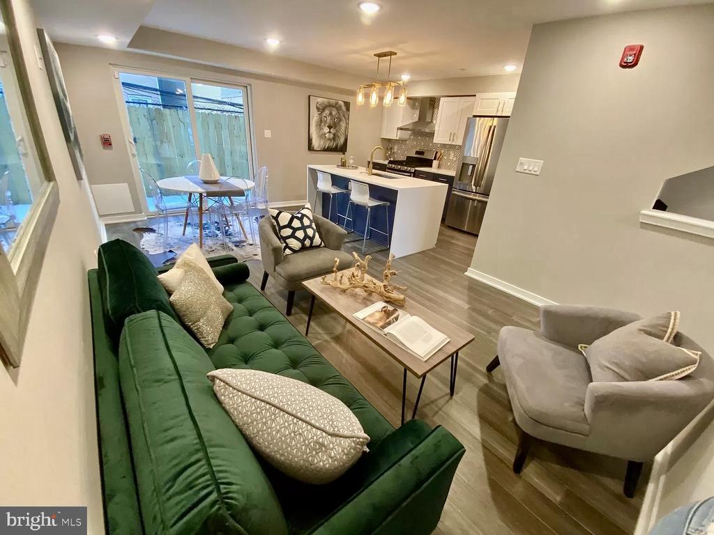 765 N UBER STREET Unit: 1