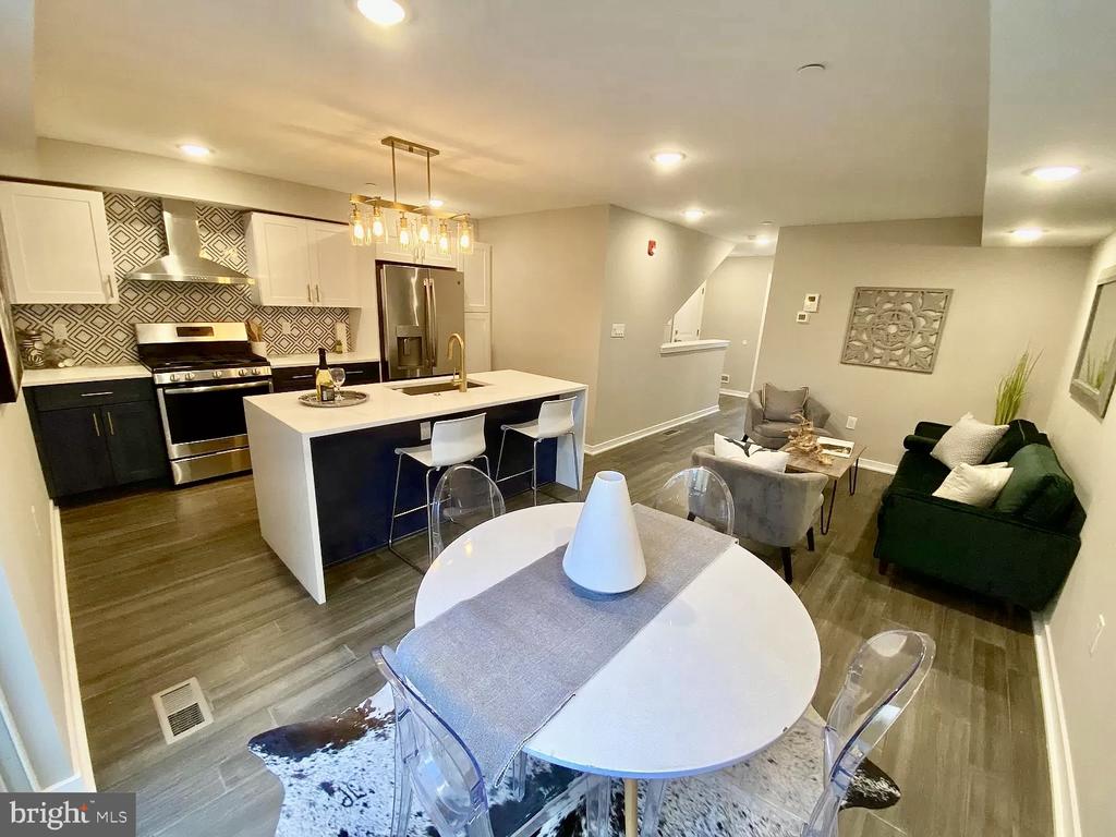 765 N UBER STREET Unit: 1