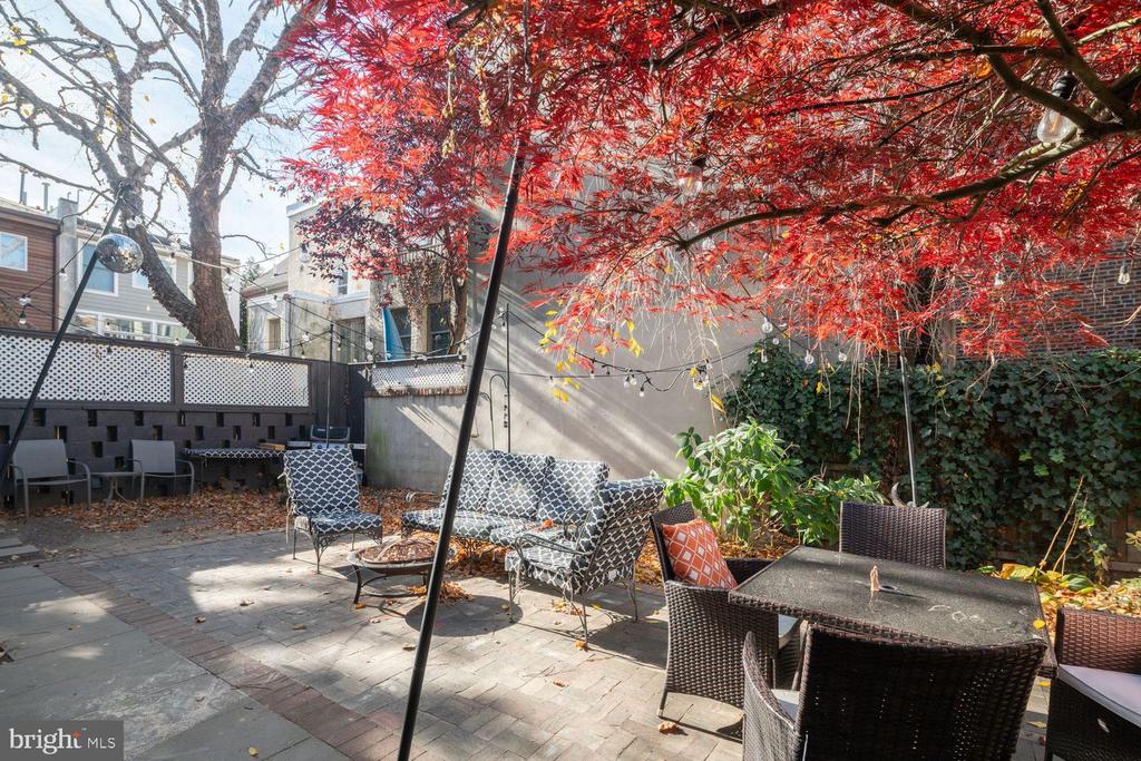 124 CATHARINE STREET Unit: B
