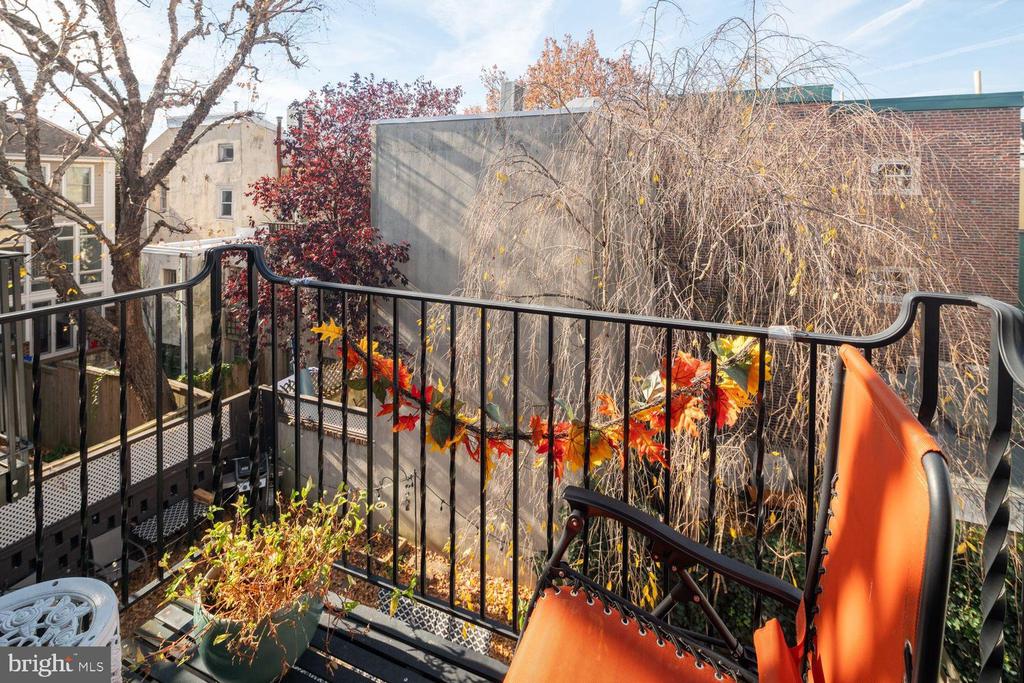 124 CATHARINE STREET Unit: B