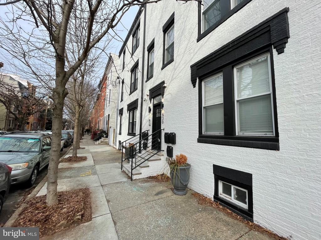 630 S 19TH STREET Unit: 2R