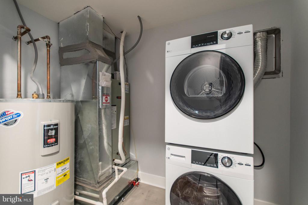 812 N UBER STREET Unit: 4