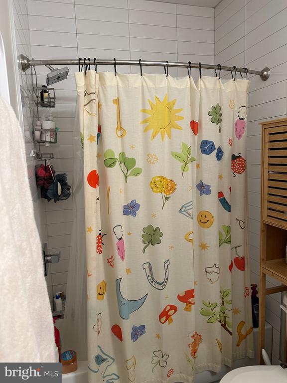 1210 N TAYLOR STREET Unit: 2