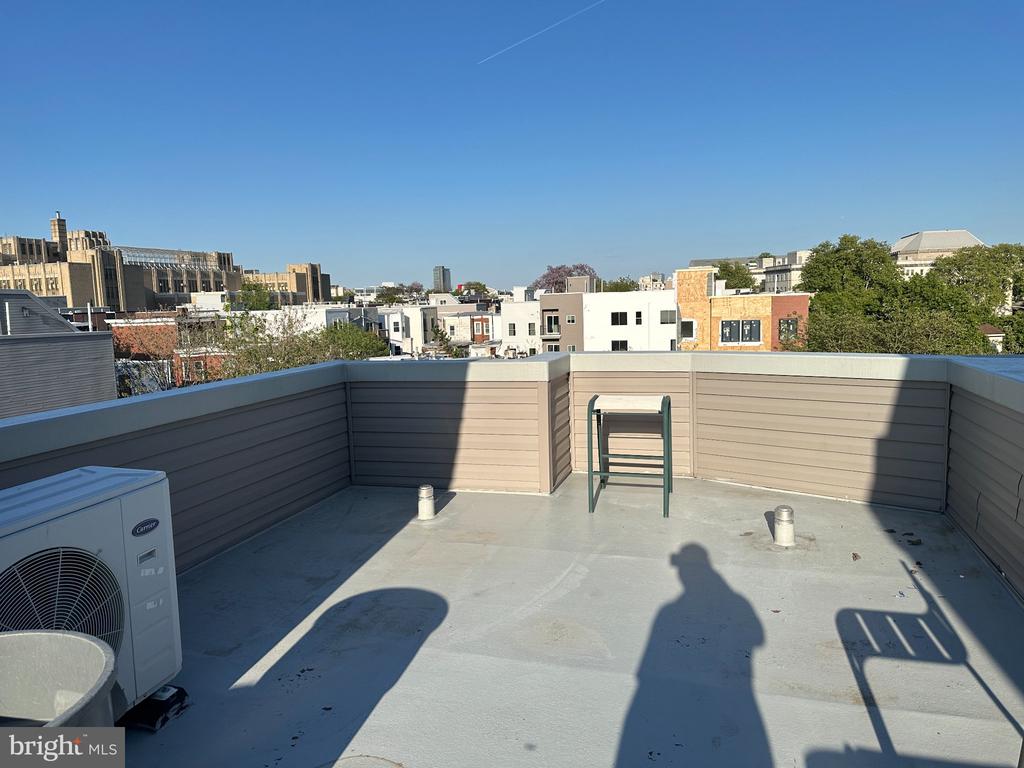 1210 N TAYLOR STREET Unit: 2