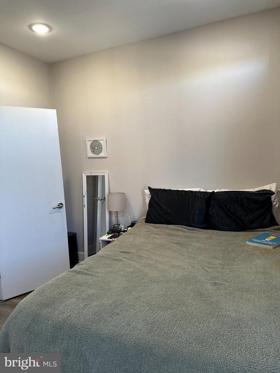 1210 N TAYLOR STREET Unit: 2