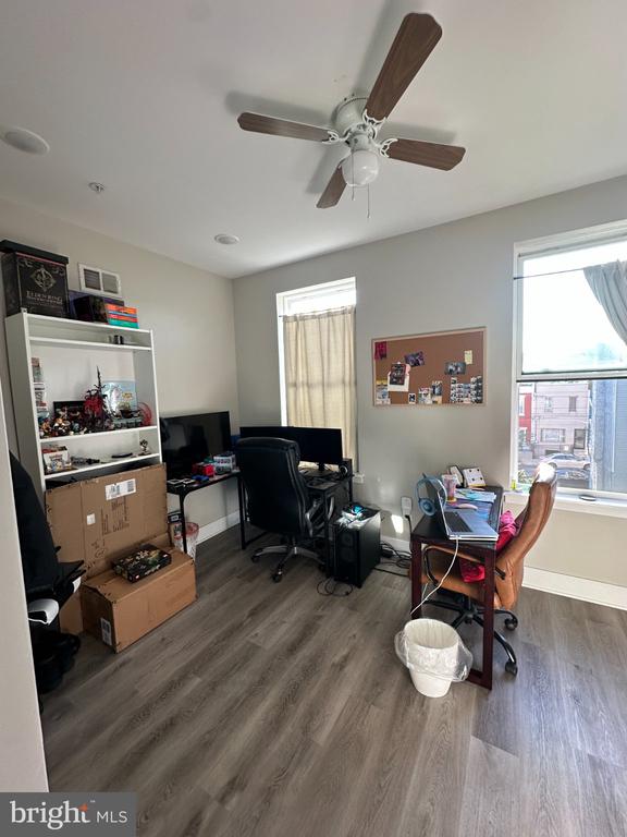 1210 N TAYLOR STREET Unit: 2