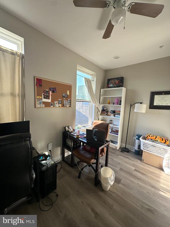 1210 N TAYLOR STREET Unit: 2