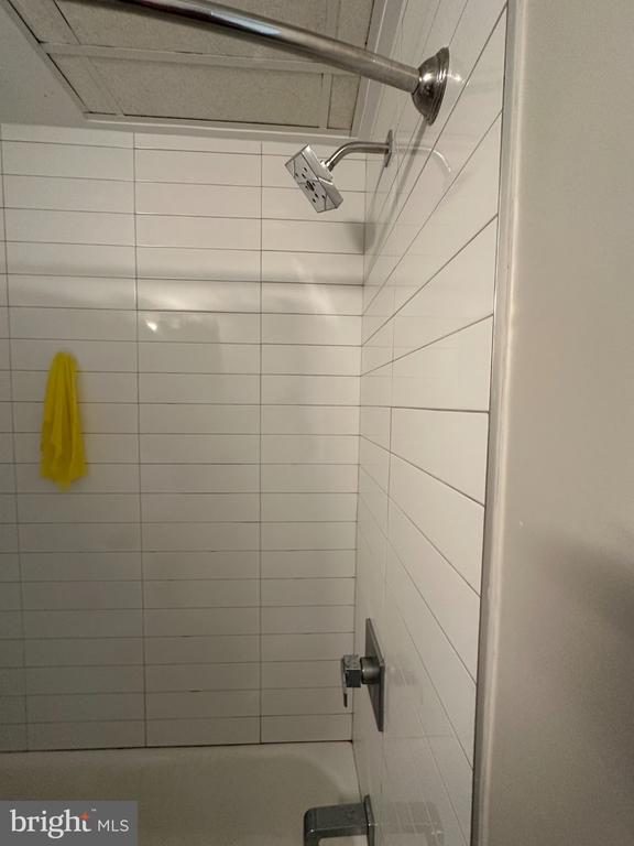 1210 N TAYLOR STREET Unit: 2