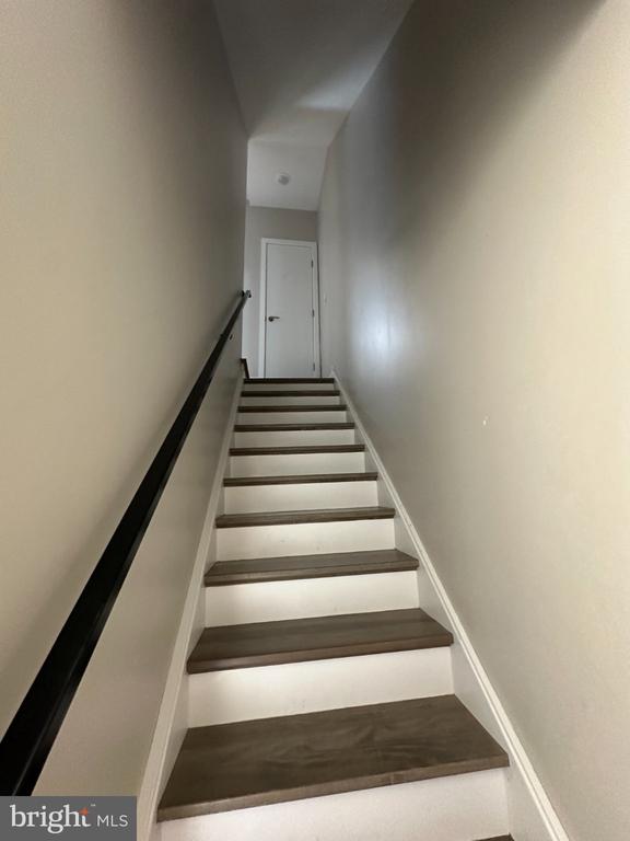1210 N TAYLOR STREET Unit: 2