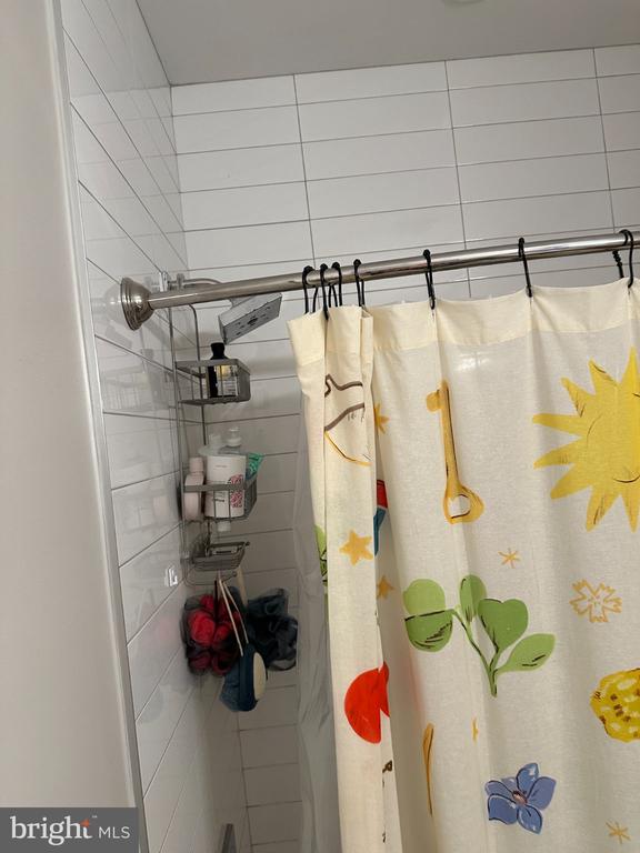 1210 N TAYLOR STREET Unit: 2