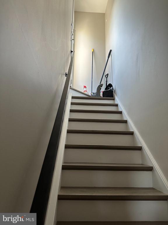 1210 N TAYLOR STREET Unit: 2