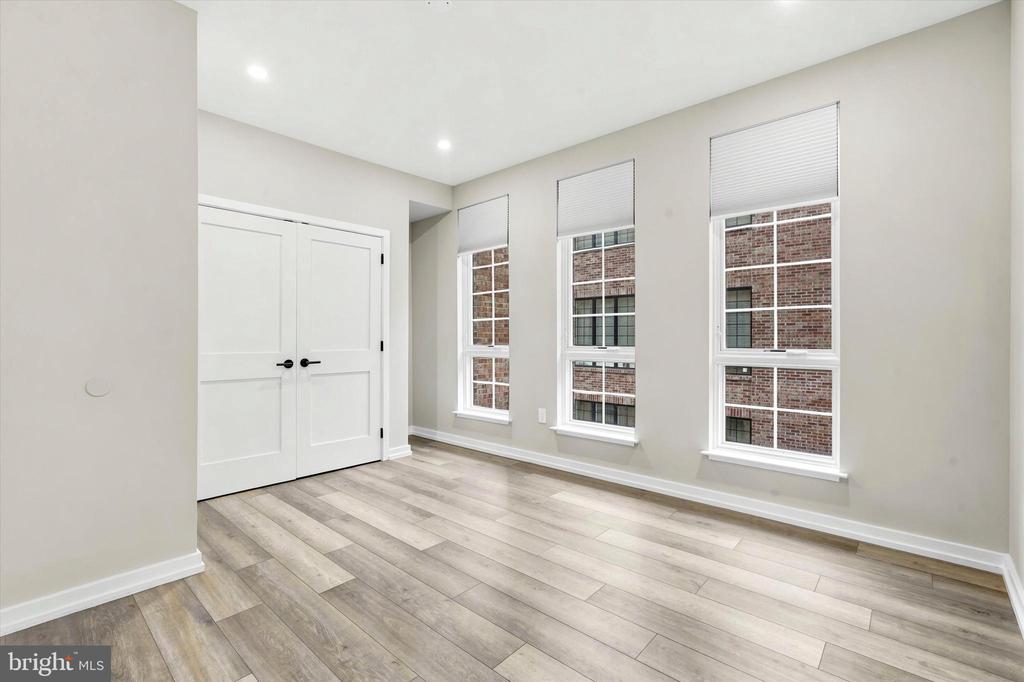 2412 INNOVATOR WAY Unit: 4