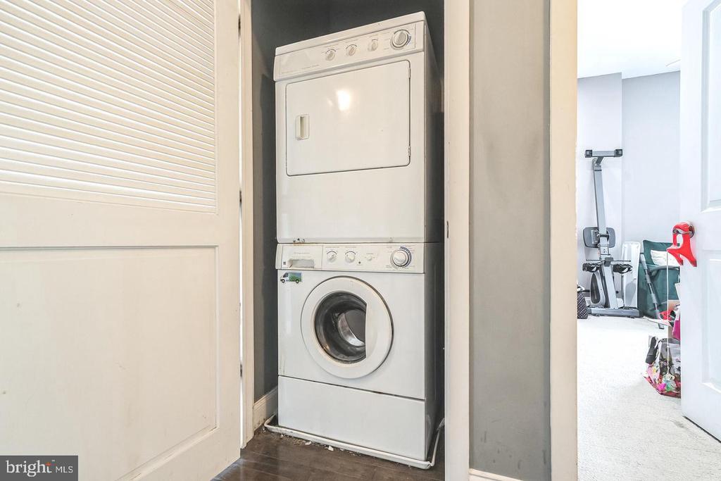 207 RECTOR STREET Unit: 2R