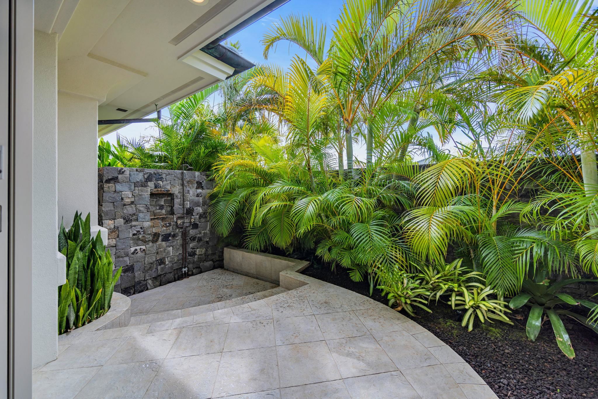 112 Pulelehua St