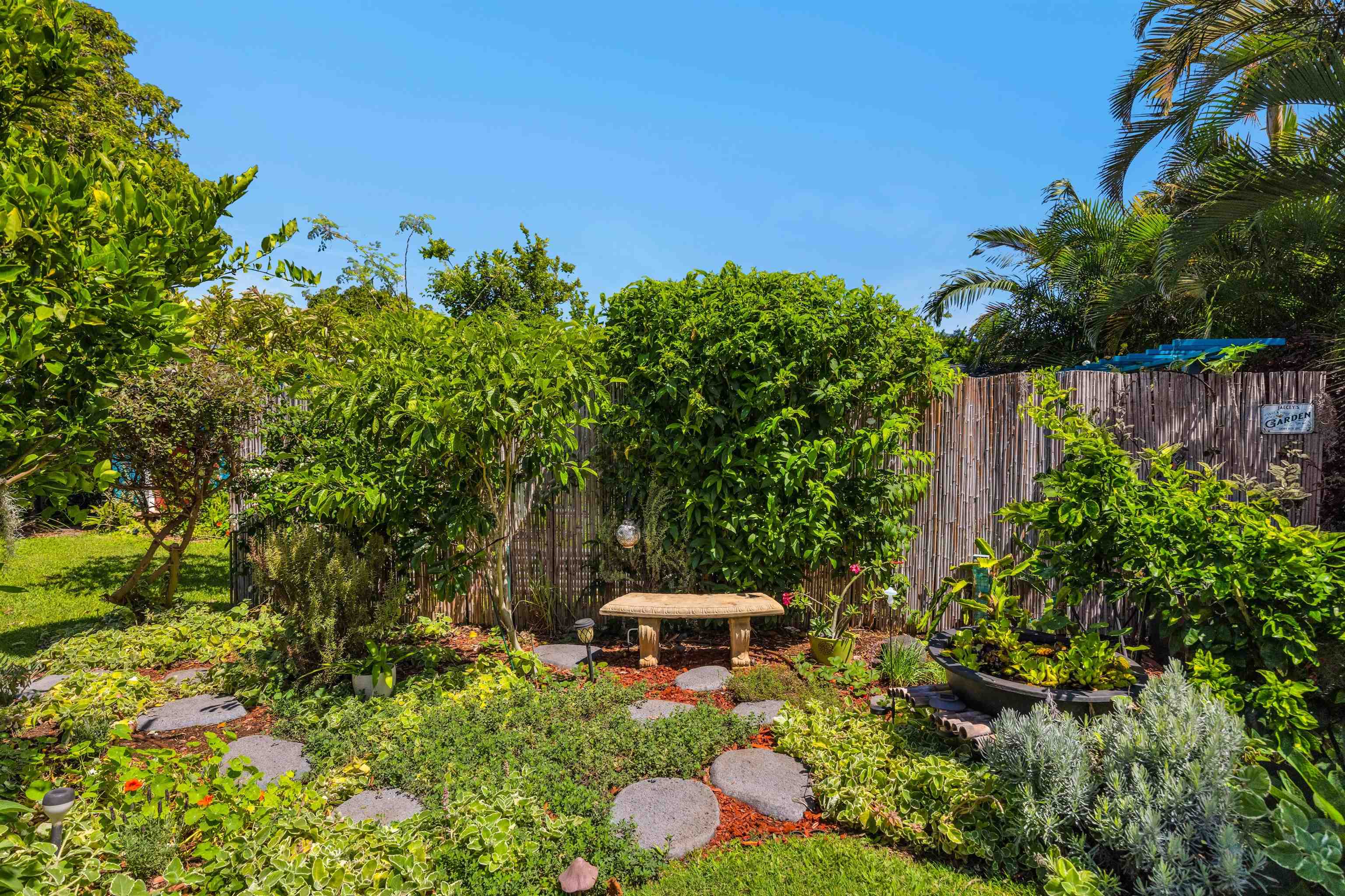 44 Lino Pl
