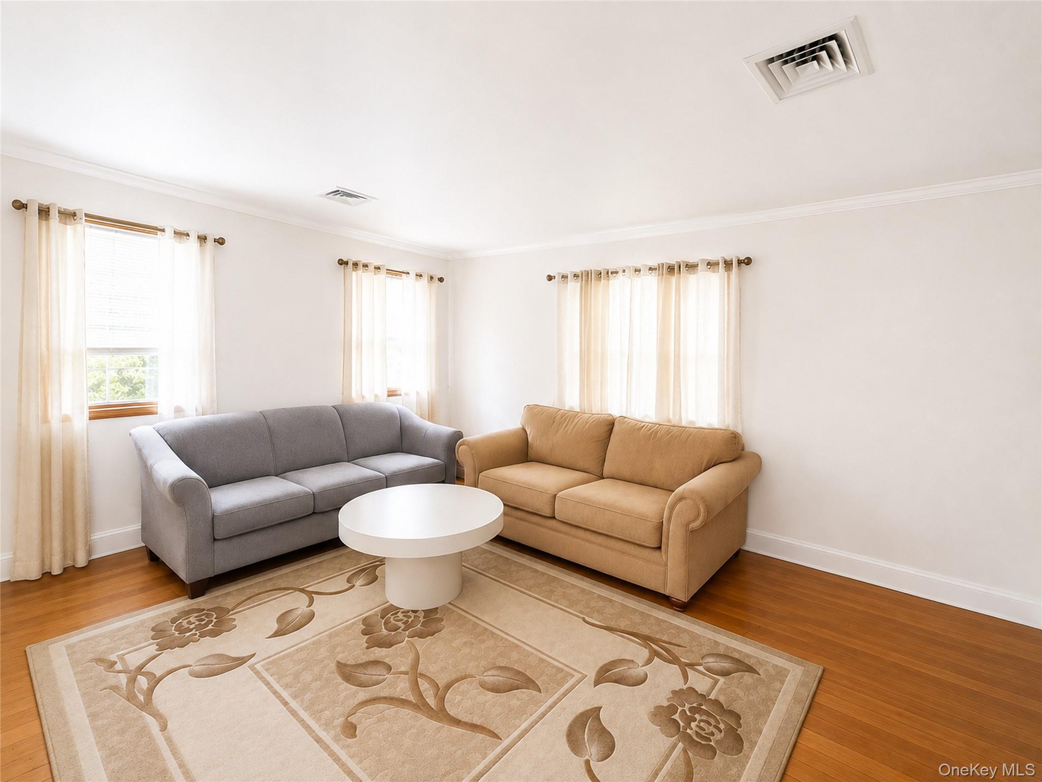 325 W Valley Stream Boulevard