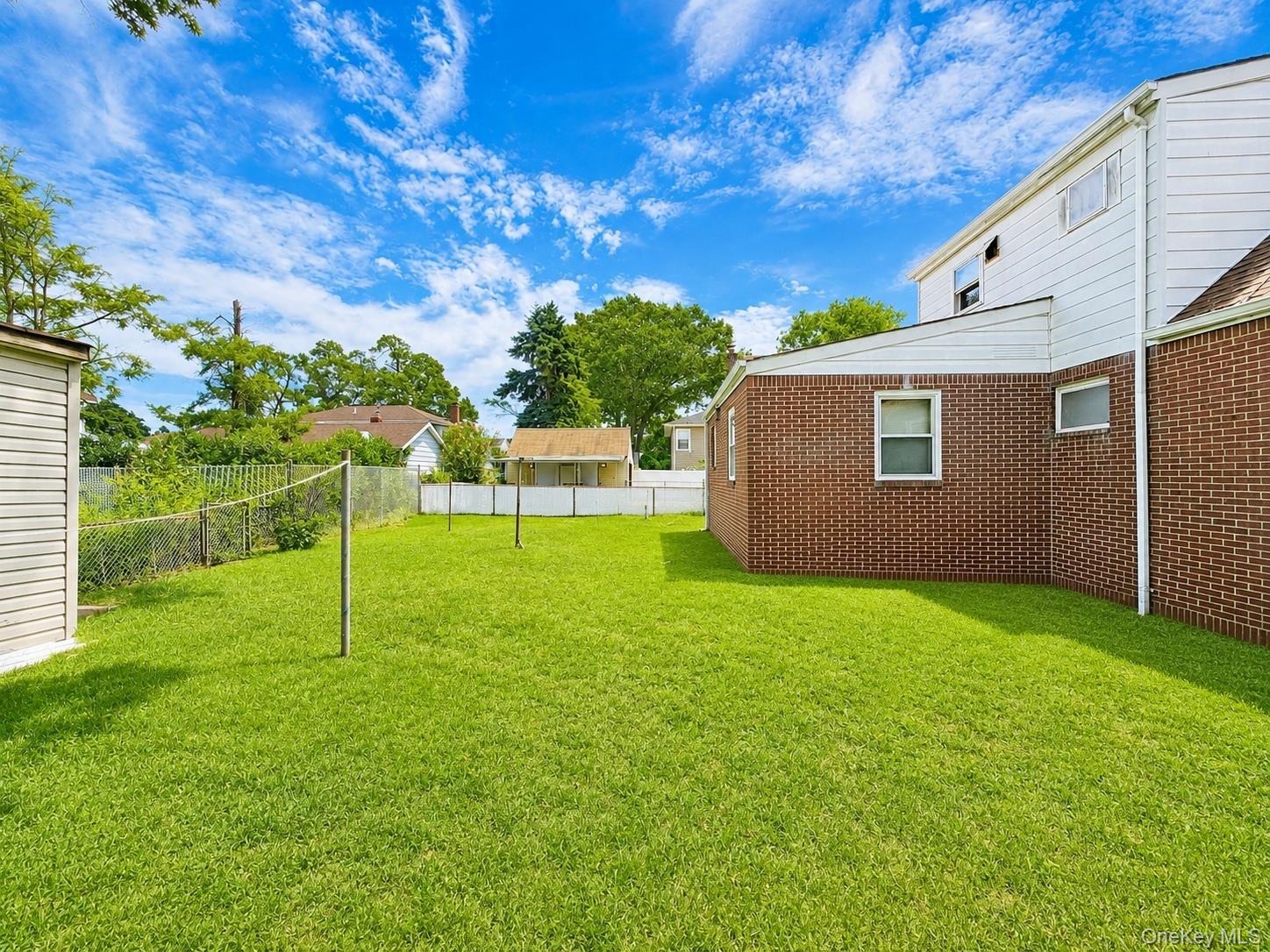 325 W Valley Stream Boulevard