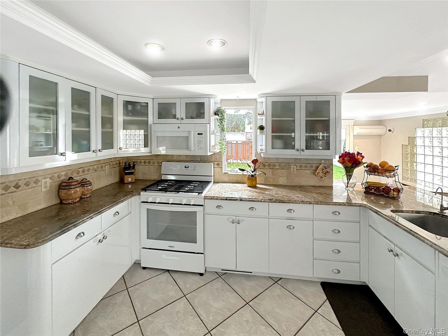 2517 Rockville Centre Parkway