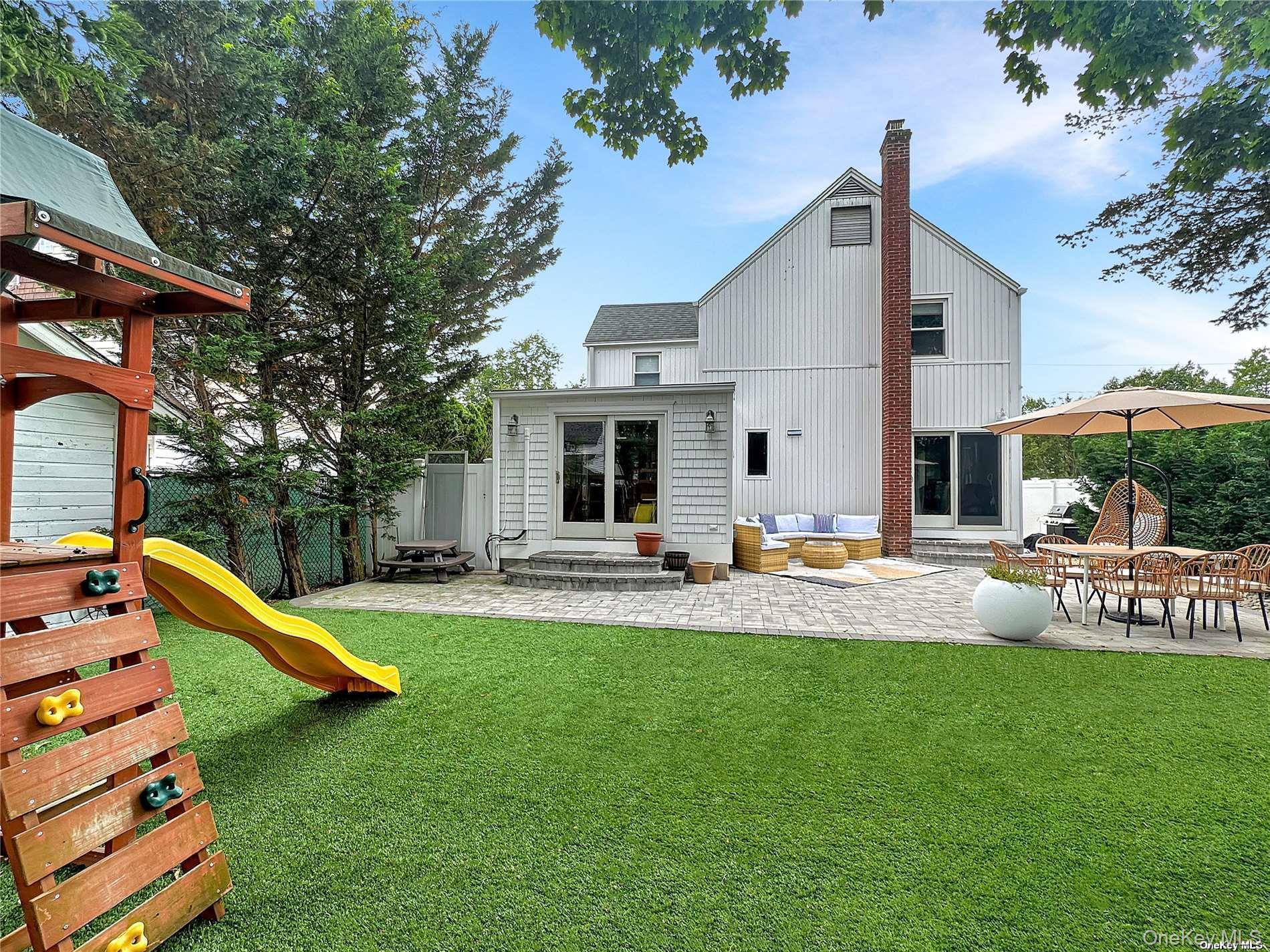 2517 Rockville Centre Parkway