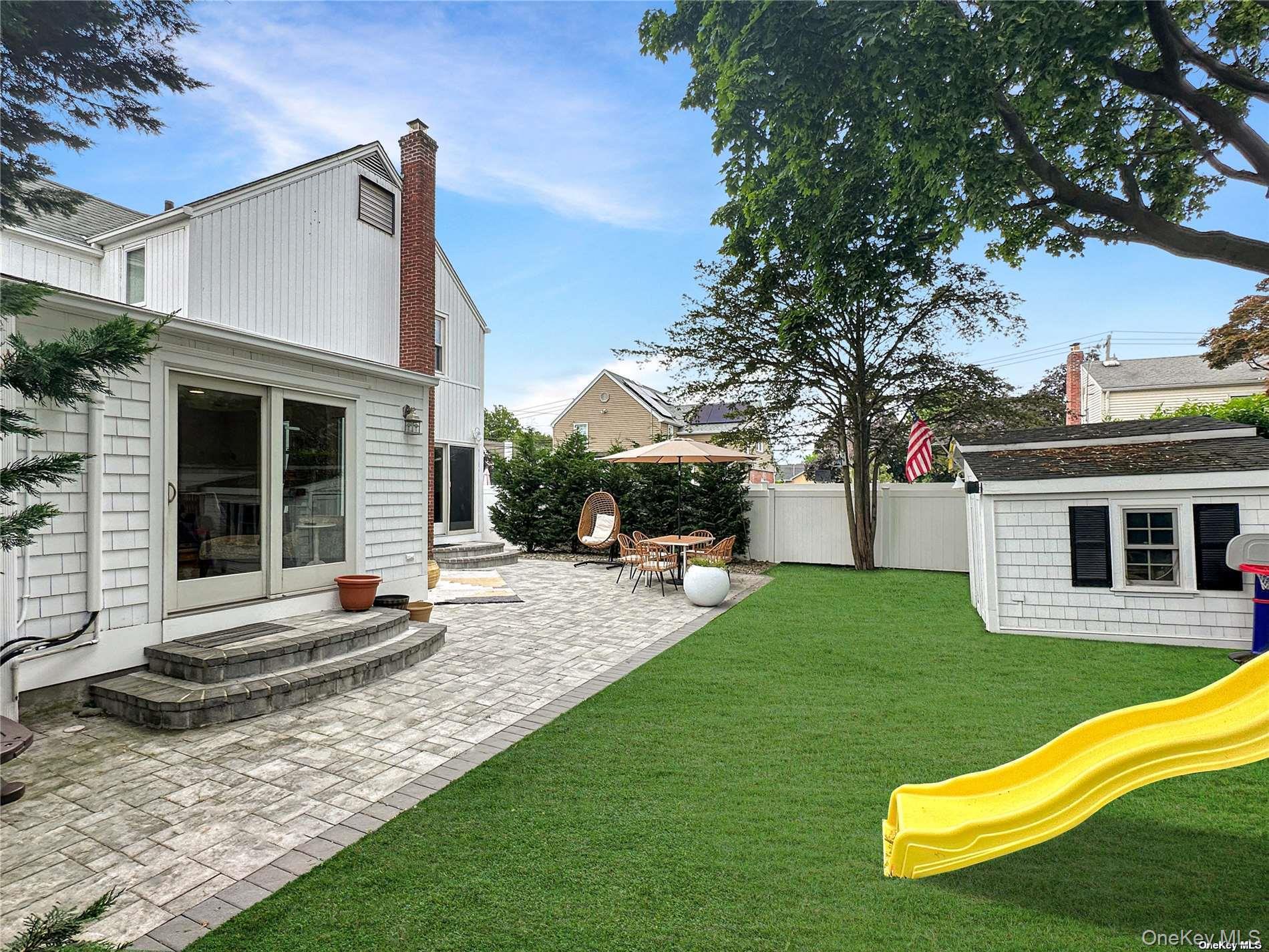 2517 Rockville Centre Parkway