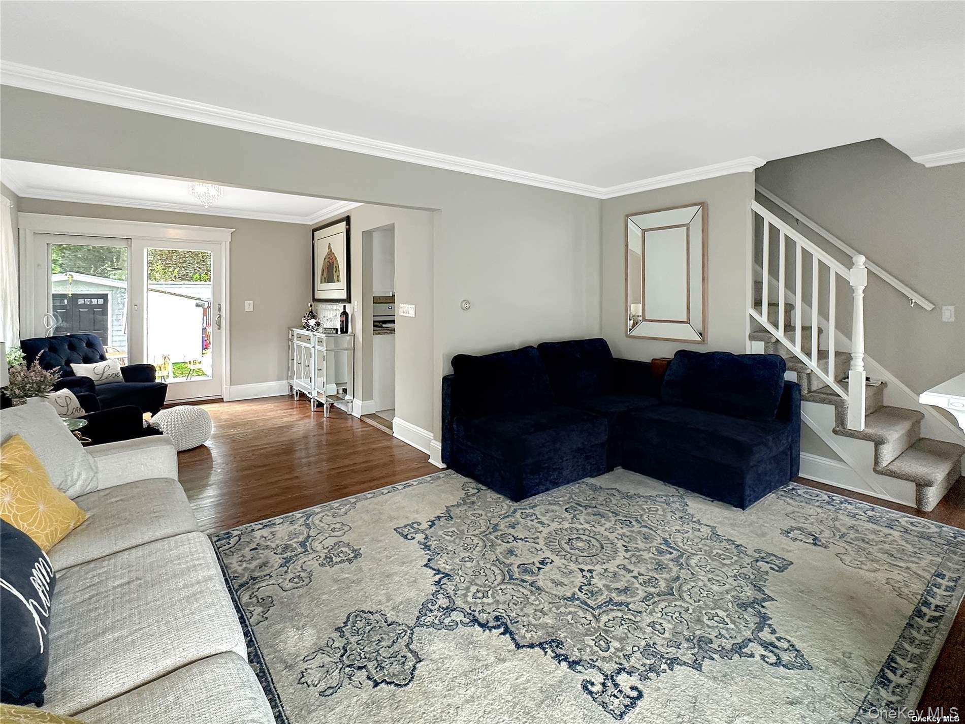 2517 Rockville Centre Parkway
