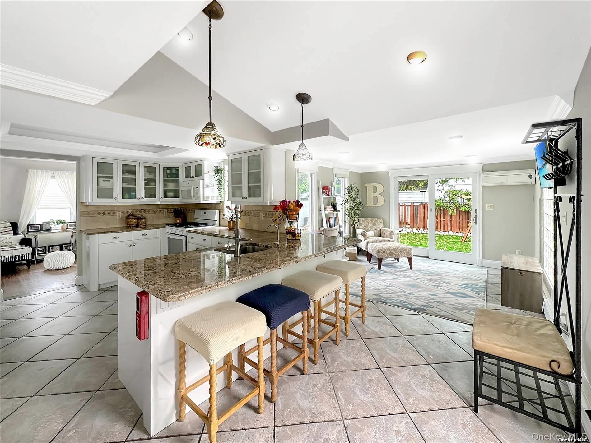 2517 Rockville Centre Parkway