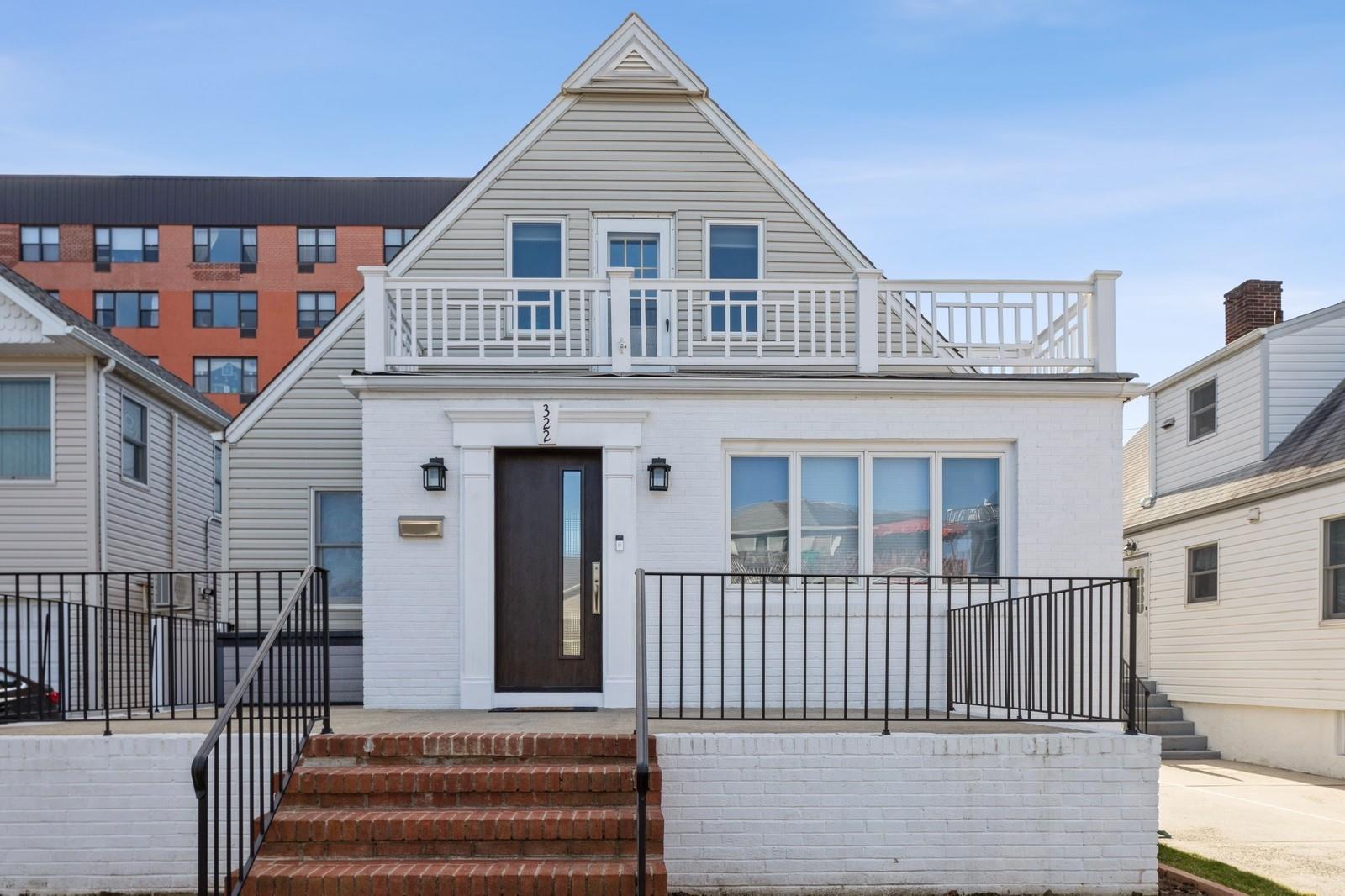 322 E Penn Street Unit: 2