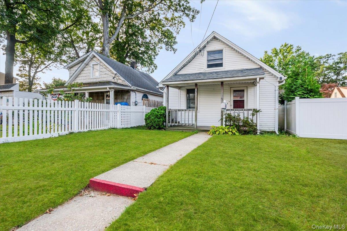 542 May Street