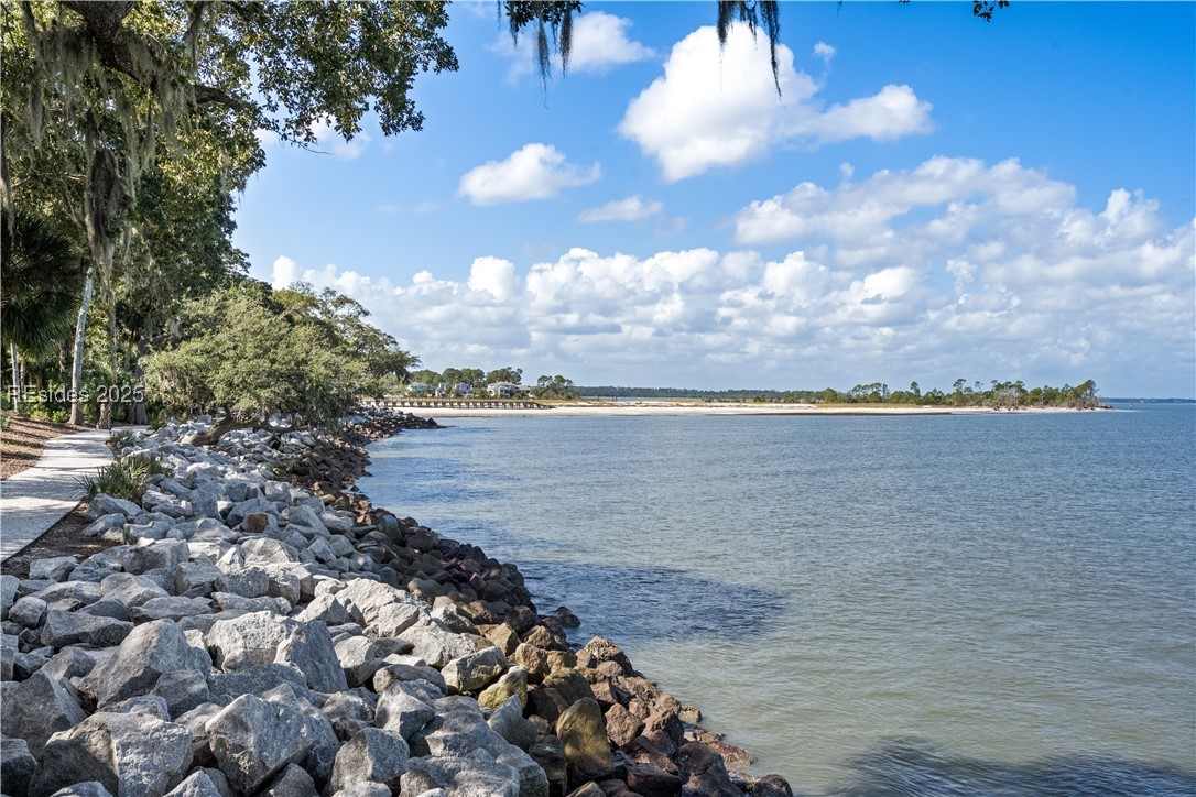 15 Oyster Bay Place