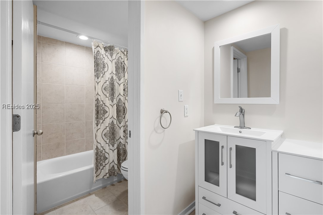 15 Carnoustie Road Unit: 5