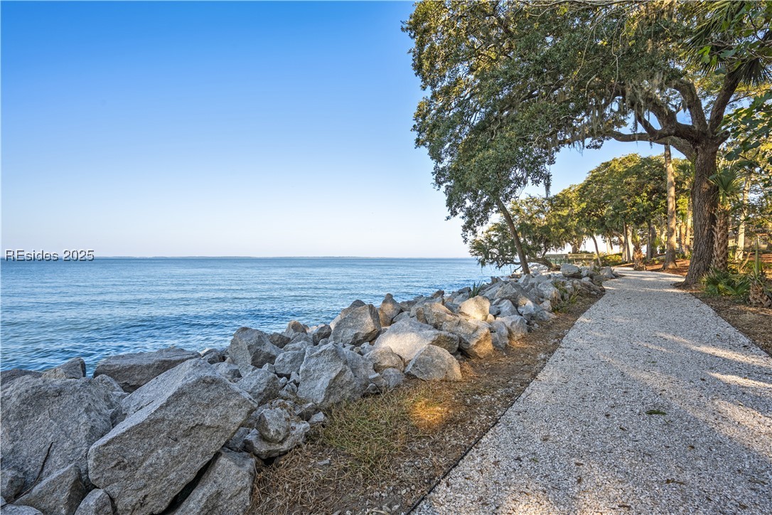 17 Oyster Bay Place