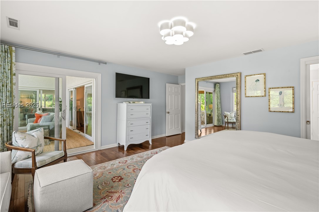 17 Oyster Bay Place