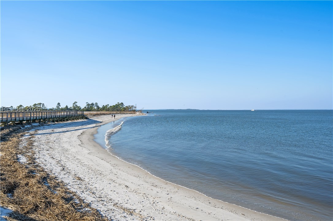 17 Oyster Bay Place