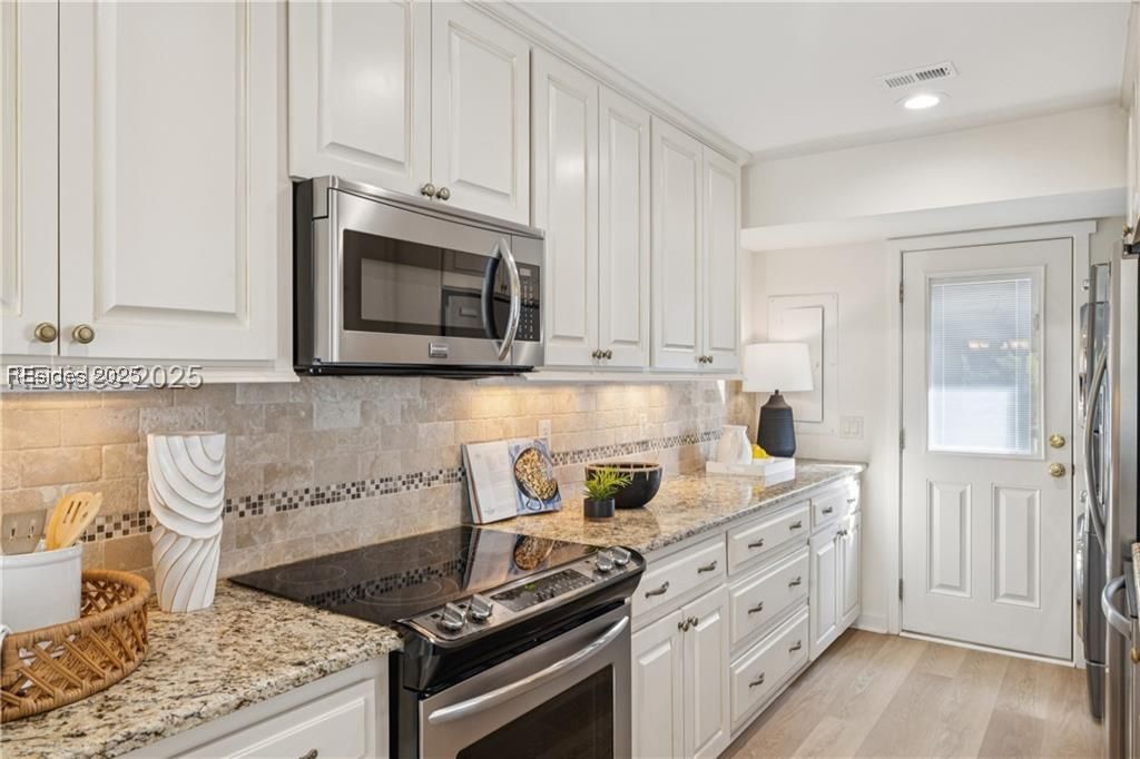 1 High Bluff Road Unit: 2006