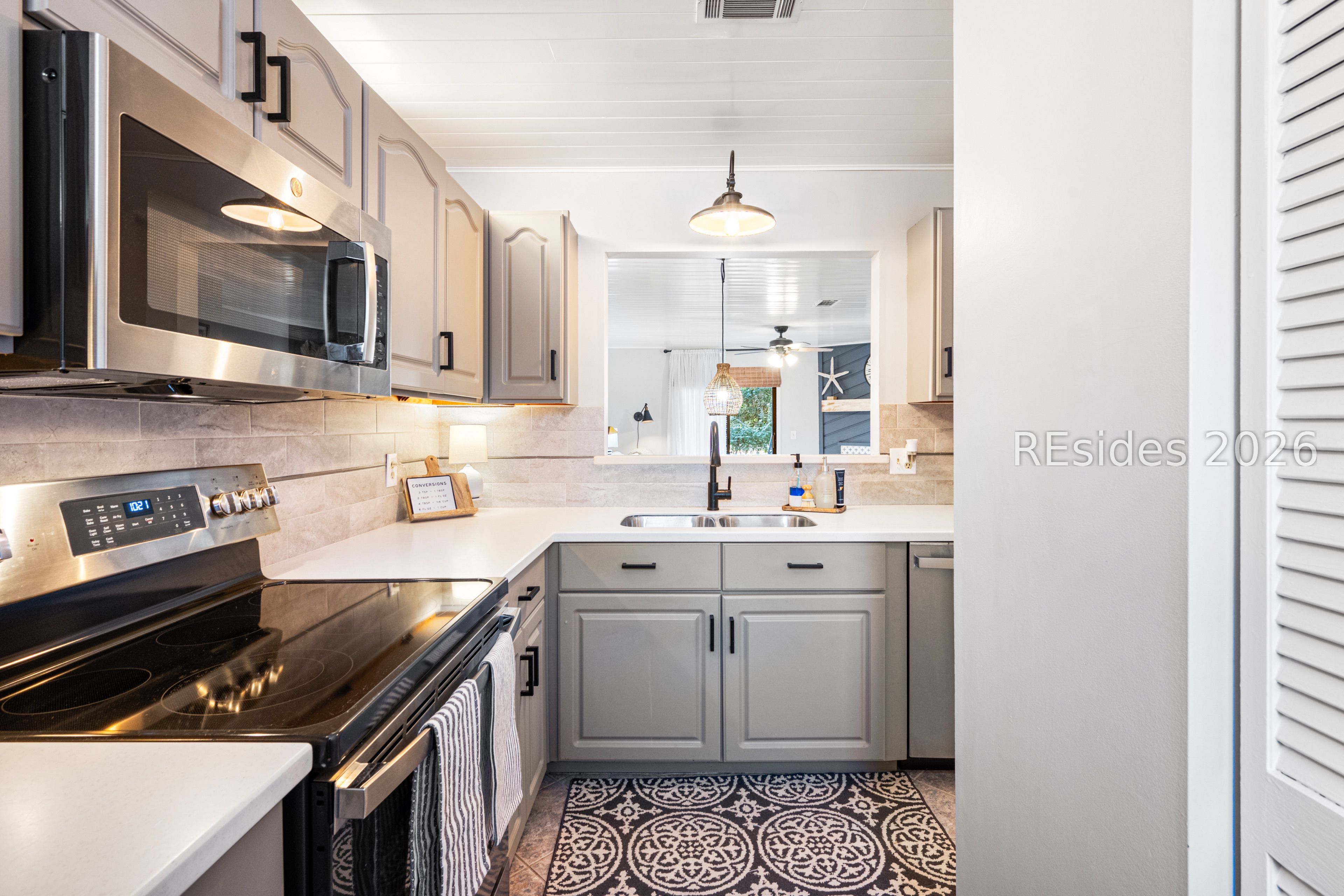 96 Mathews Drive Unit: APT 164