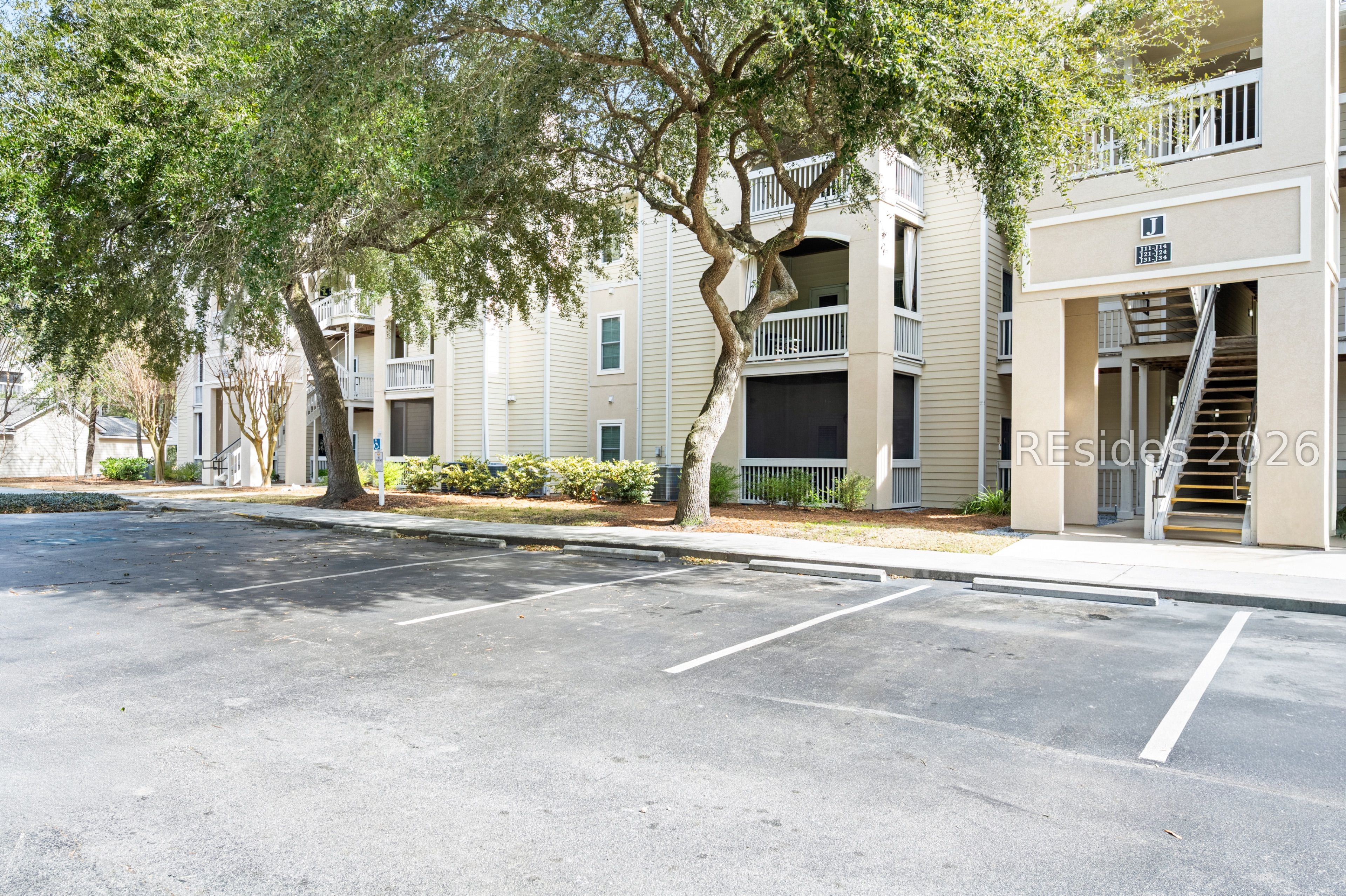 380 Marshland Road Unit: APT J14