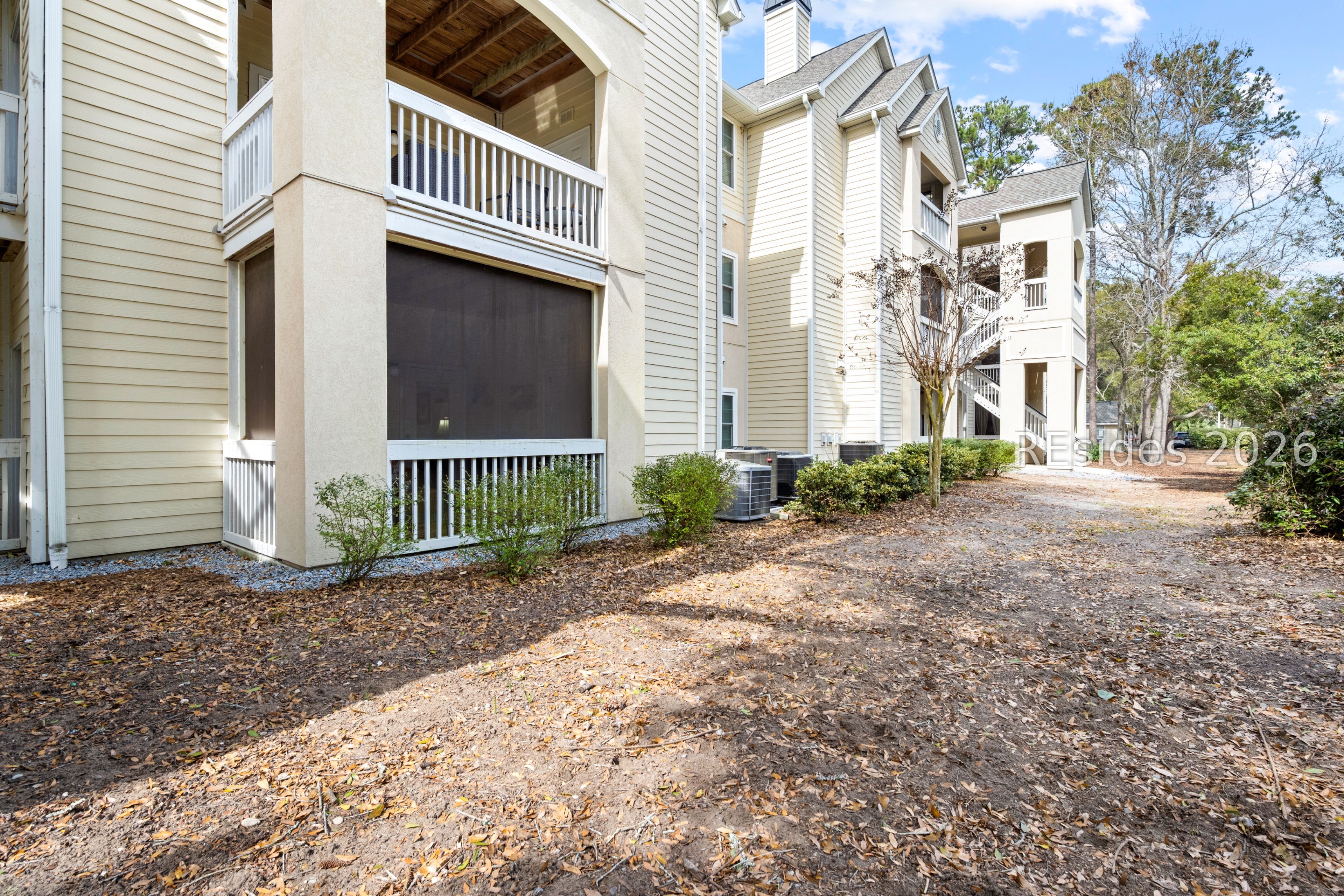 380 Marshland Road Unit: APT J14