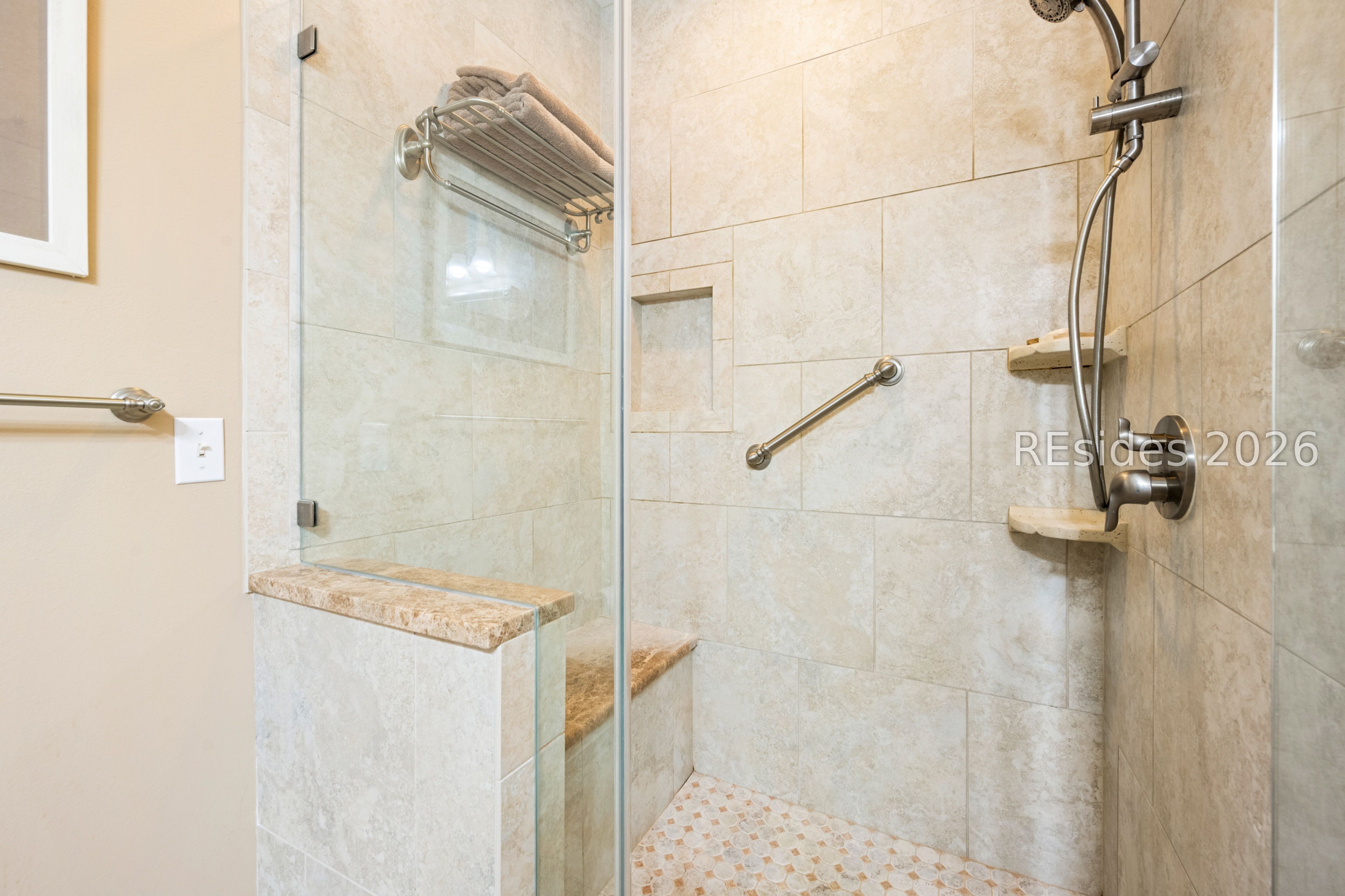 380 Marshland Road Unit: APT J14