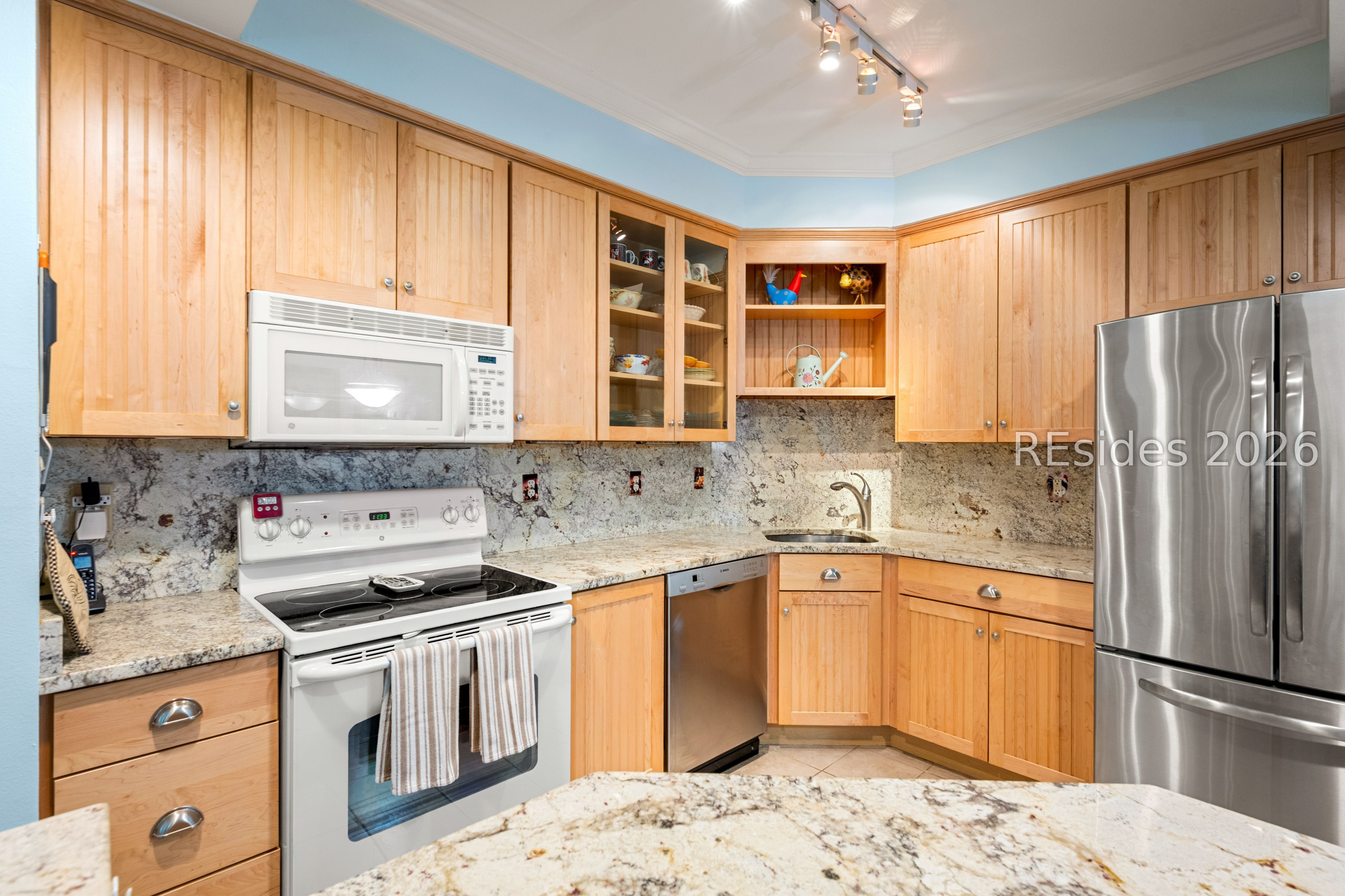 380 Marshland Road Unit: J14