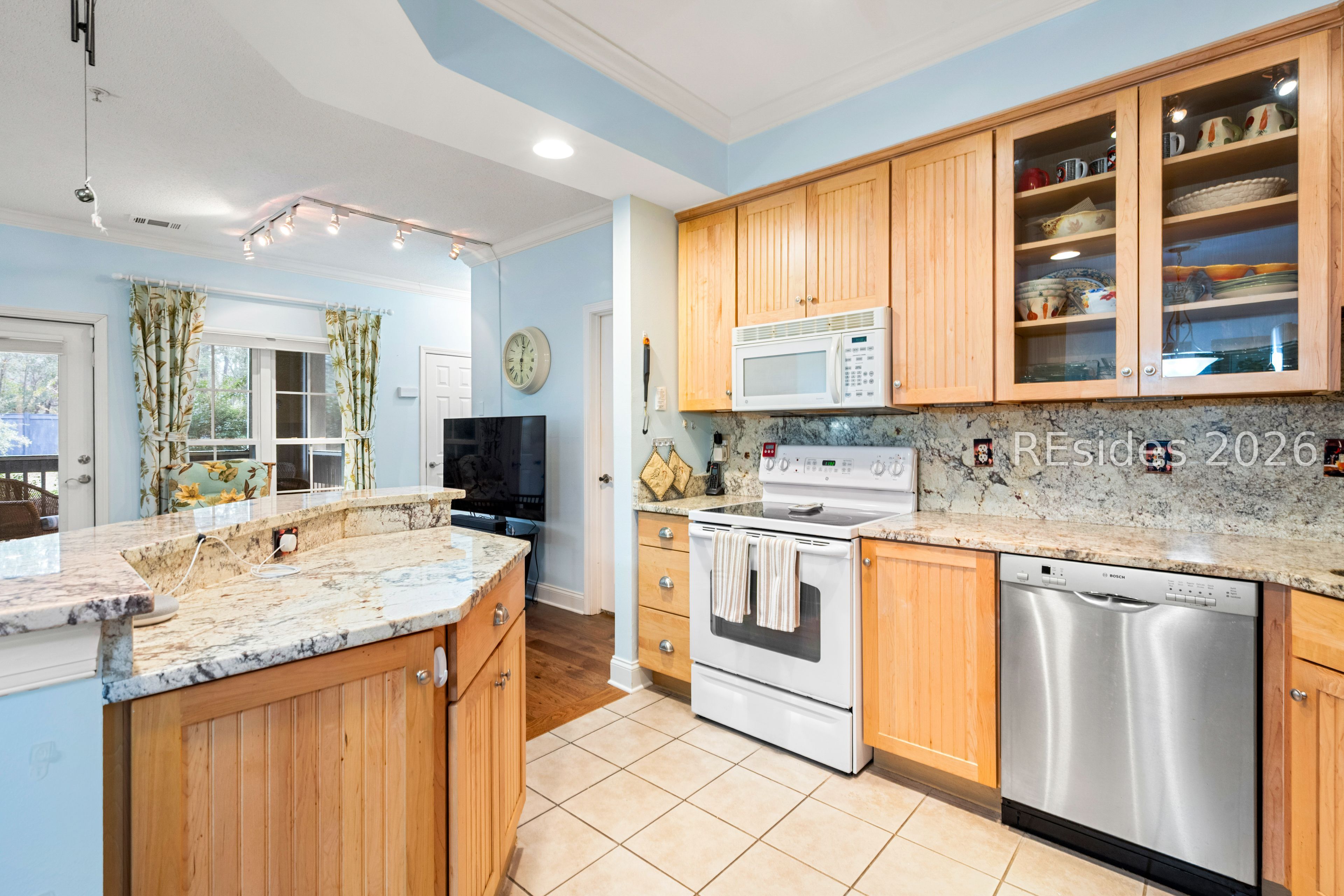 380 Marshland Road Unit: J14