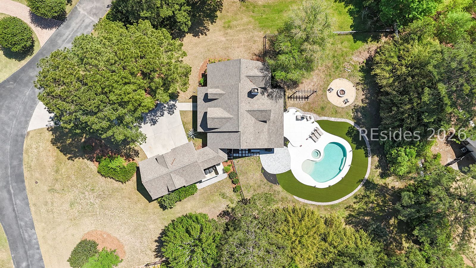 4 Hidden Lake Court
