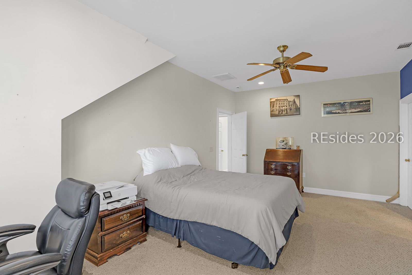 4 Hidden Lake Court