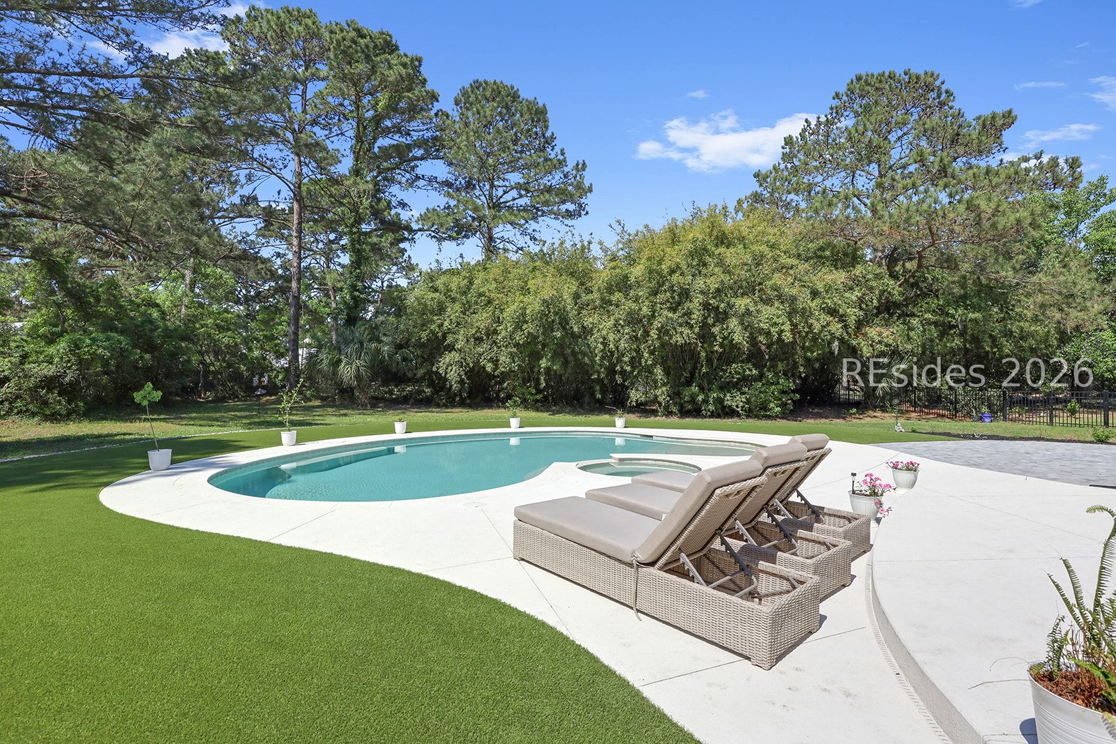 4 Hidden Lake Court