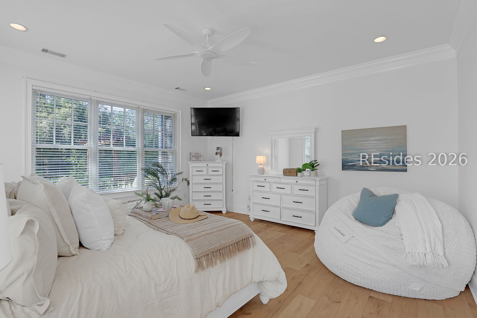 4 Hidden Lake Court