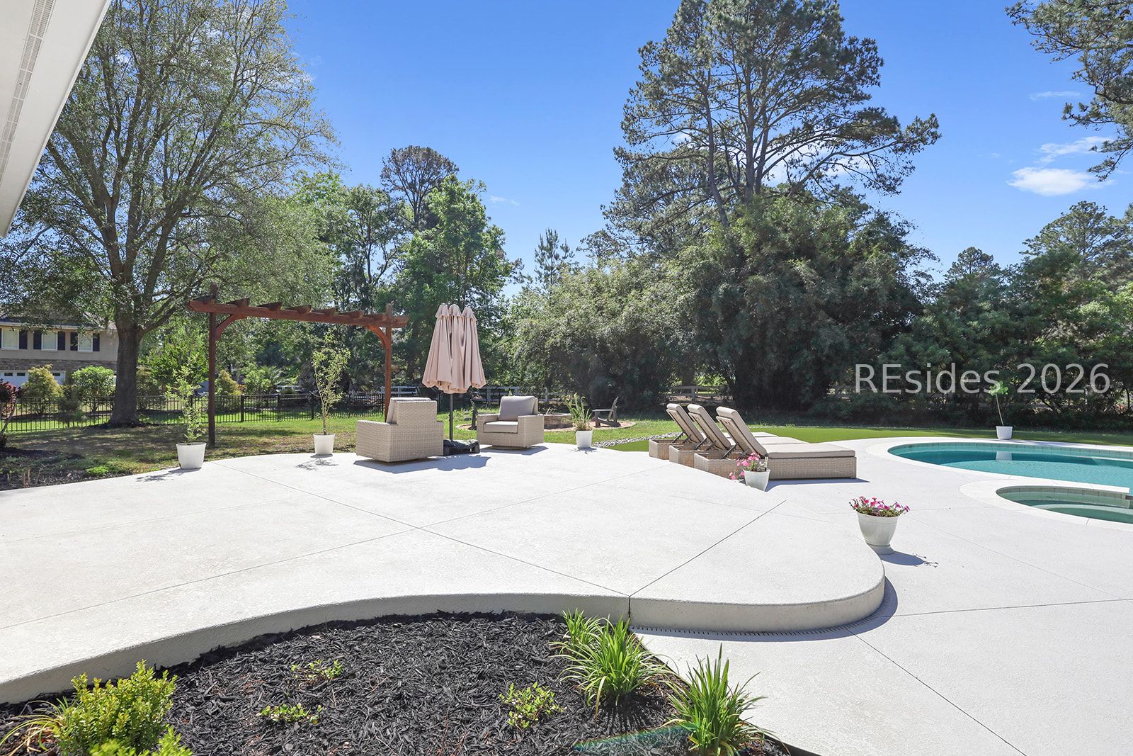 4 Hidden Lake Court