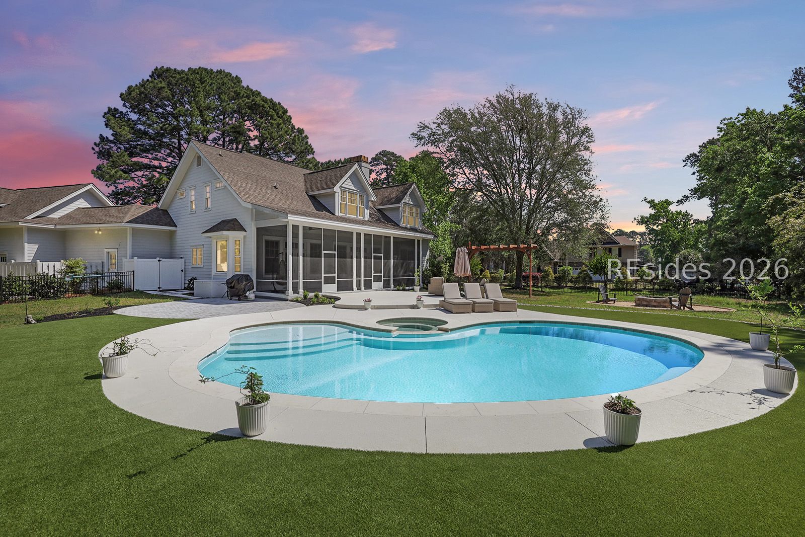 4 Hidden Lake Court