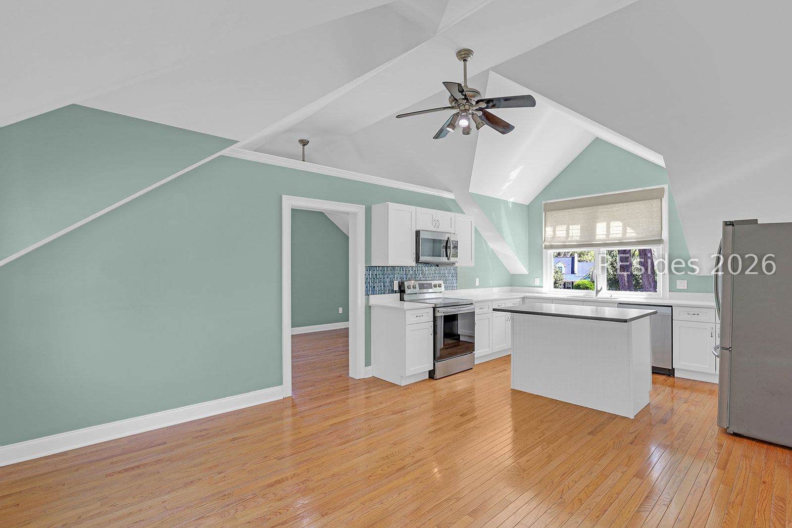4 Hidden Lake Court