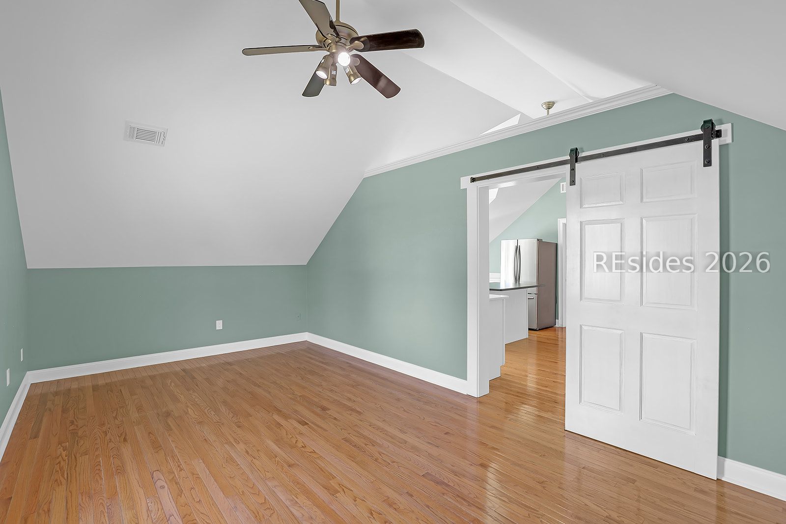 4 Hidden Lake Court