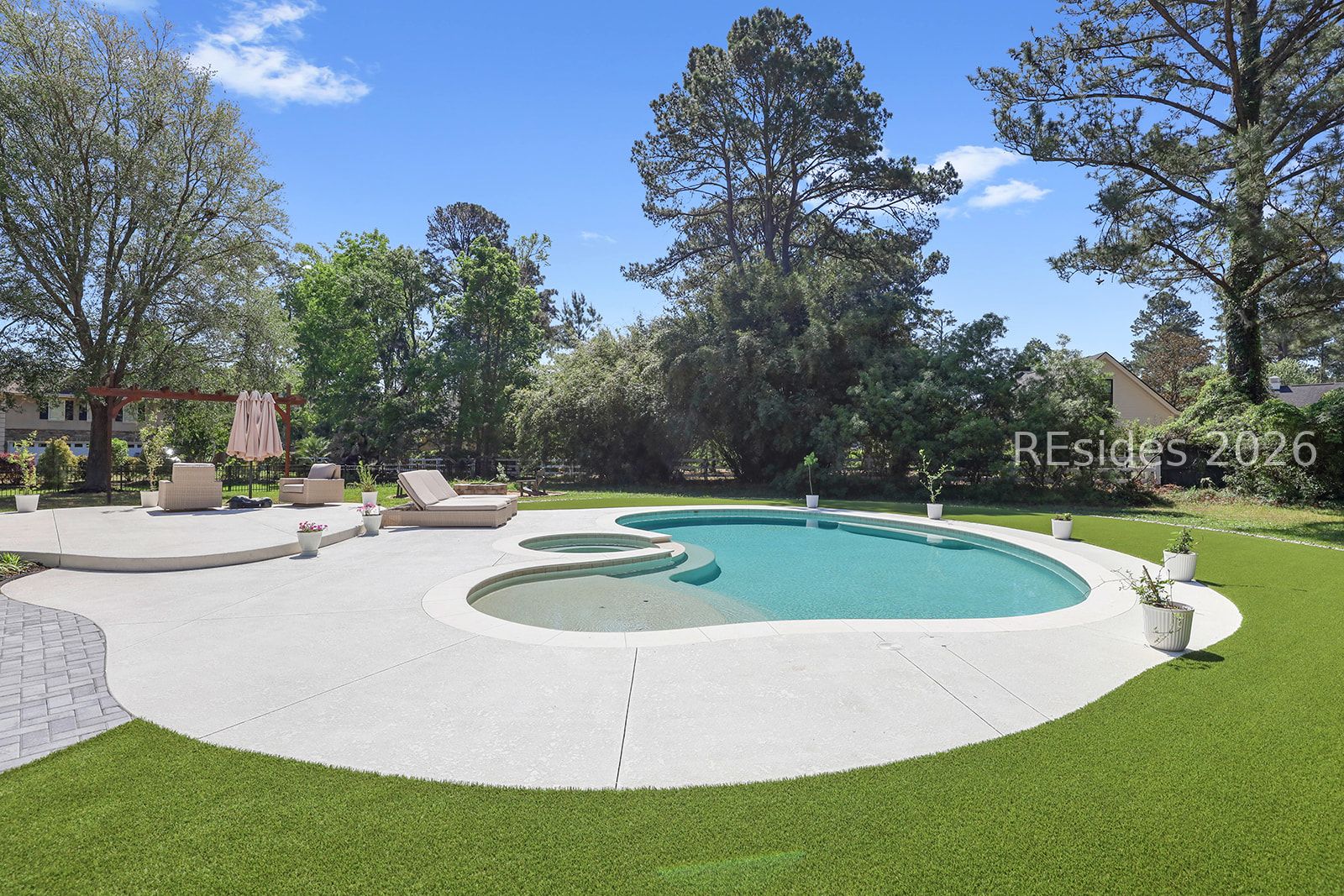4 Hidden Lake Court