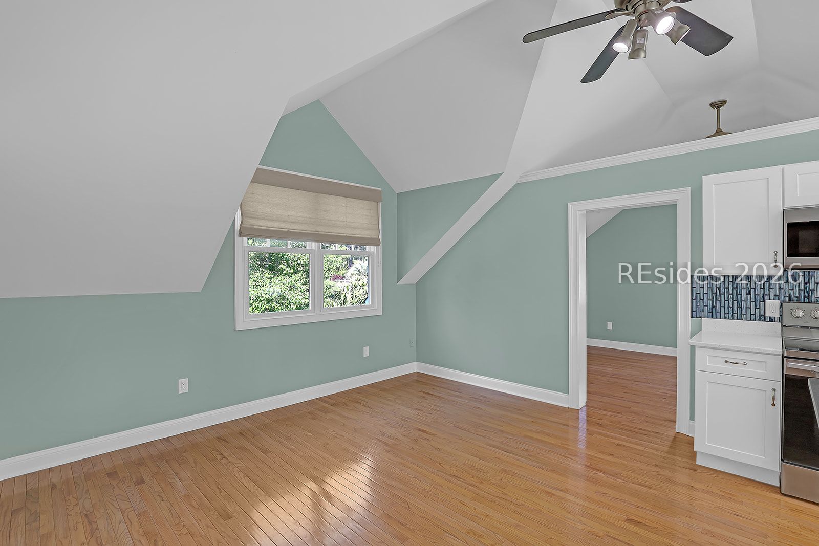 4 Hidden Lake Court